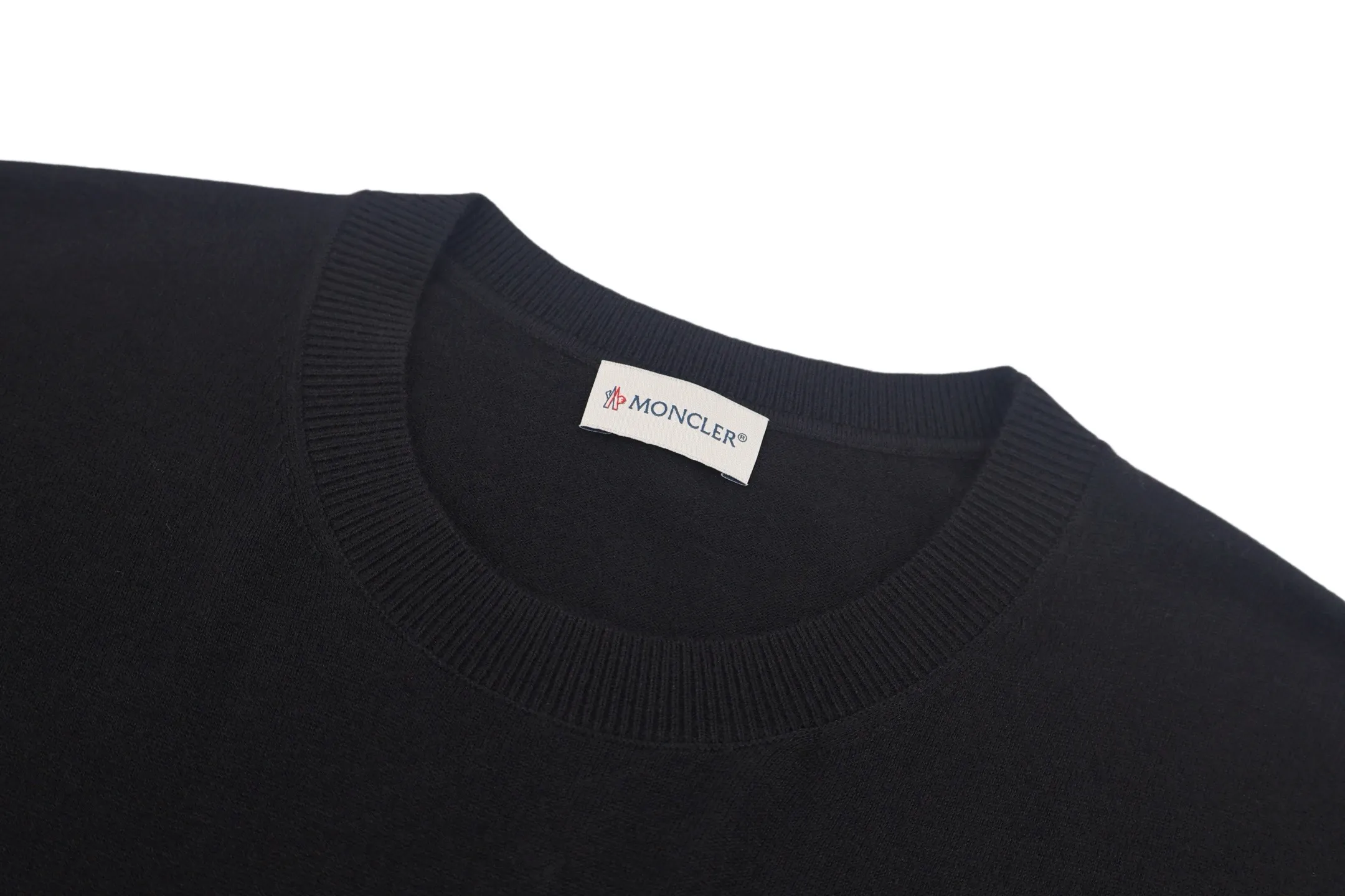 Moncler （Black） ， ， ， 。 ， ，Classic + ， 、 ， ， ， ， ， Same Style ， ， ， ， Same Style。 Size:S-M-L-XL